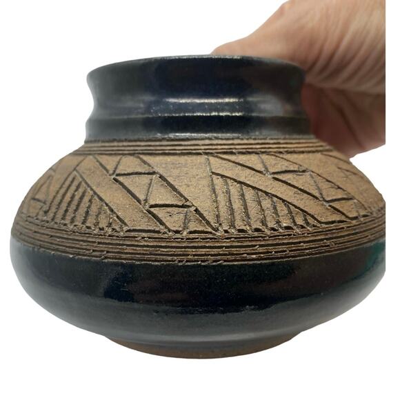 Vintage Mary‎ Tuttle  Southwestern Pottery Etched Design Stoneware signed - Picture 11 of 11